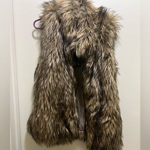 Ci Sono by Cavalini faux fur vest. Size M